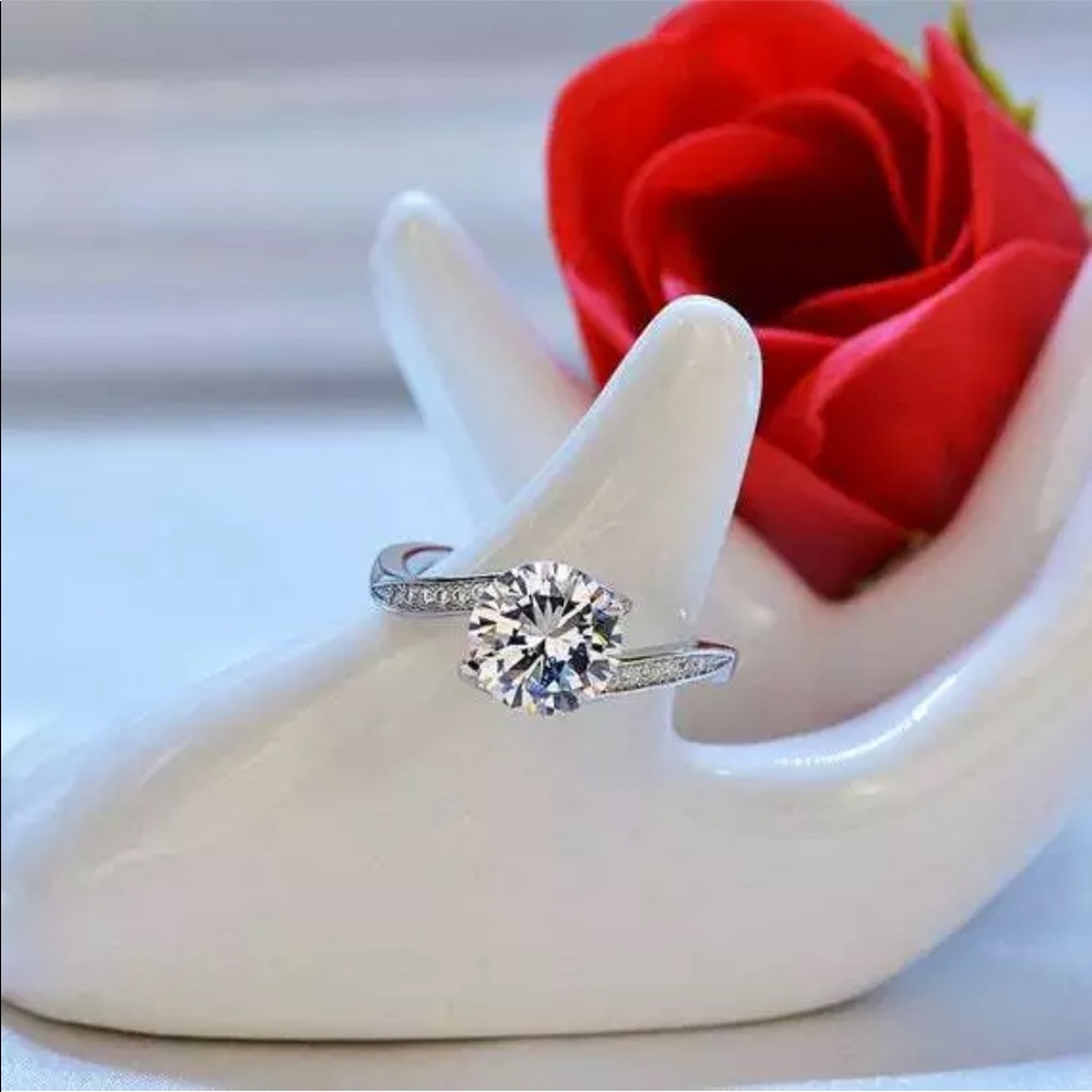New 925 Silver Beautiful Round Cut Sapphire Ring - Picture 3 of 3